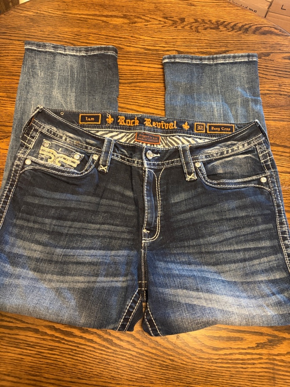 Rock Revival Women’s Lam Easy Crop Relaxed Jeans 32